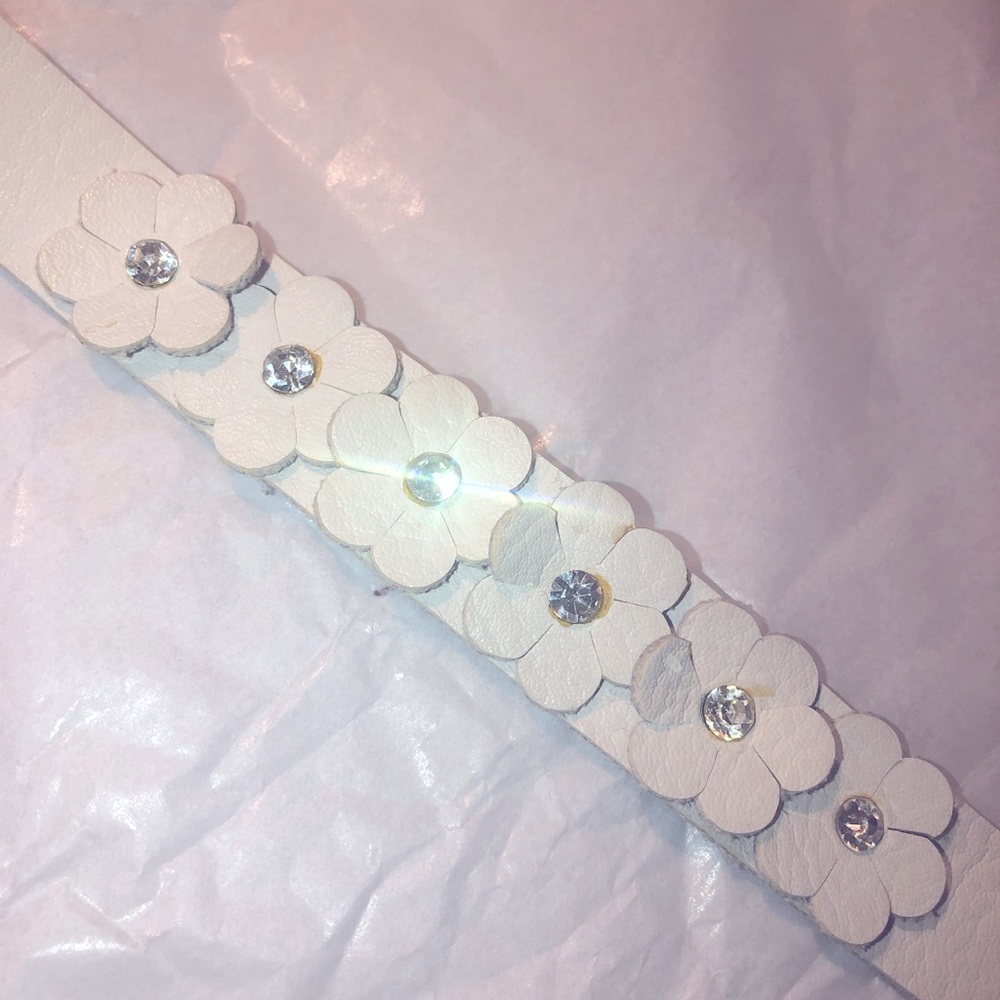 Cute flower snap bracelet.